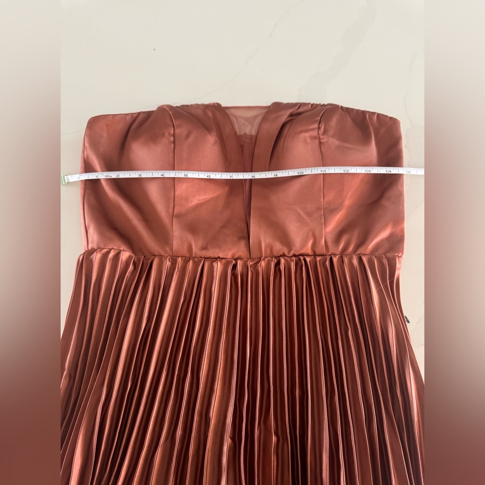 NWT | Lulus | Perfected Elegance Mauve Satin Pleated Strapless Maxi Dress | Sz M - Picture 9 of 10